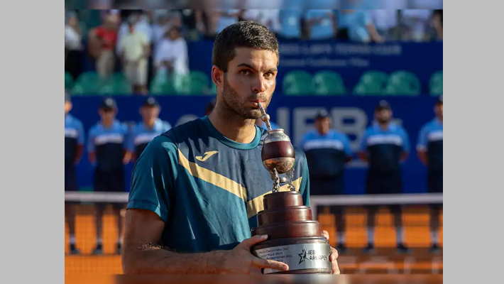 अर्जेंटिनाचा फॅकन्डो डायझ अॅकॉस्टा विजेता Facondo Diaz Acosta of Argentina won