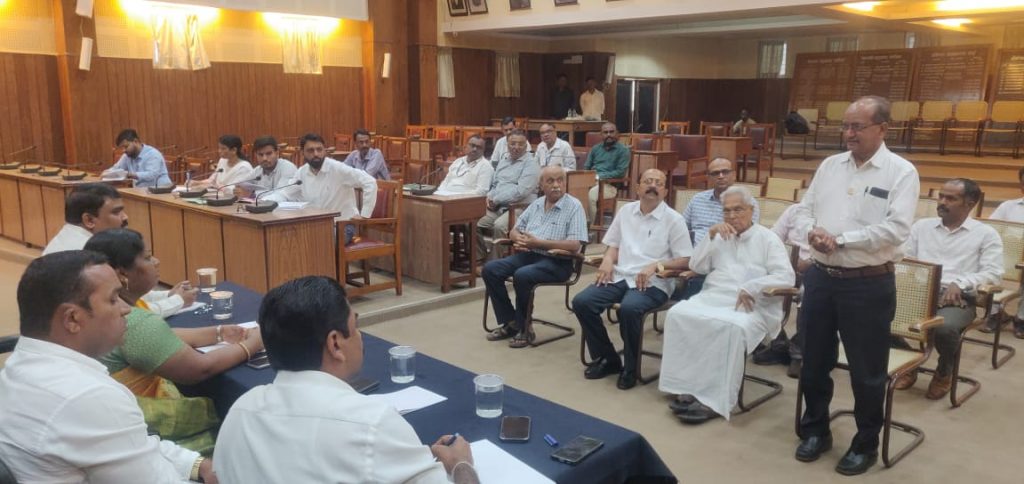 Municipal budget preparatory meeting bombarded with problems