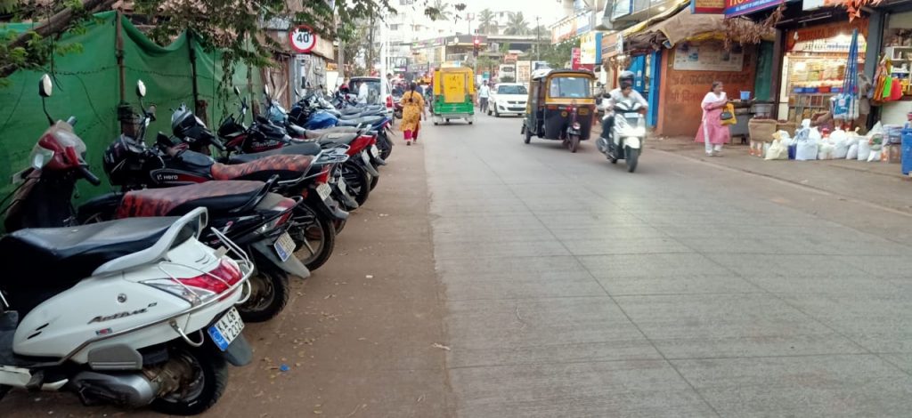टिळकवाडीत वाहतुकीला शिस्त Traffic discipline in Tilakwadi