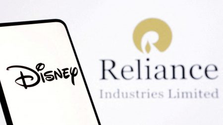 ‘रिलायन्स-डिस्ने’ च्या विलिनीकरणावर शिक्कामोर्तब Reliance, Disney Sign Merger Deal