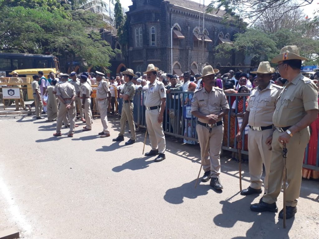 A KSRP jawan appeared as soon as the ear was pressed