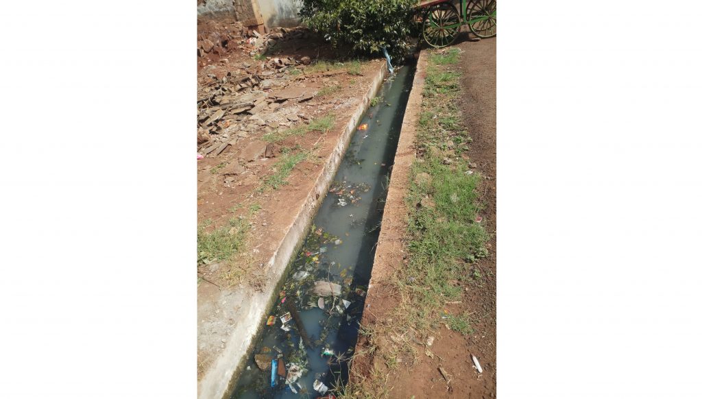 वडगाव-बाजार गल्लीकडे मनपाचे दुर्लक्ष Neglect of municipality towards Vadgaon-Bazar street