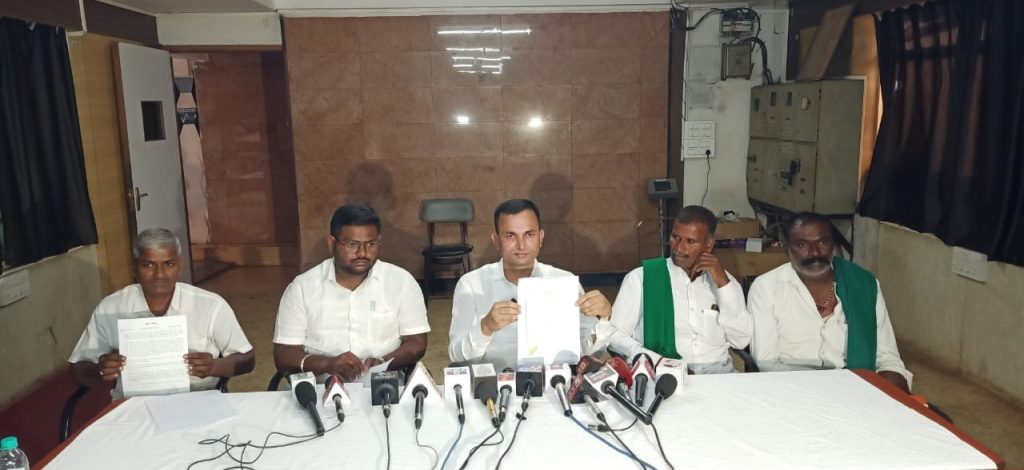 Type of plot sale through forged documents