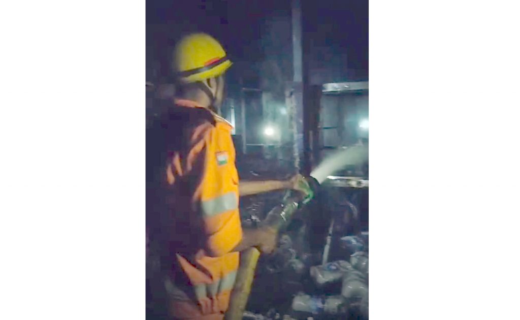 कुंकळ्ळीत डिमॅक इंडस्ट्रीजला आग Fire at Dimac Industries in Kunkalli