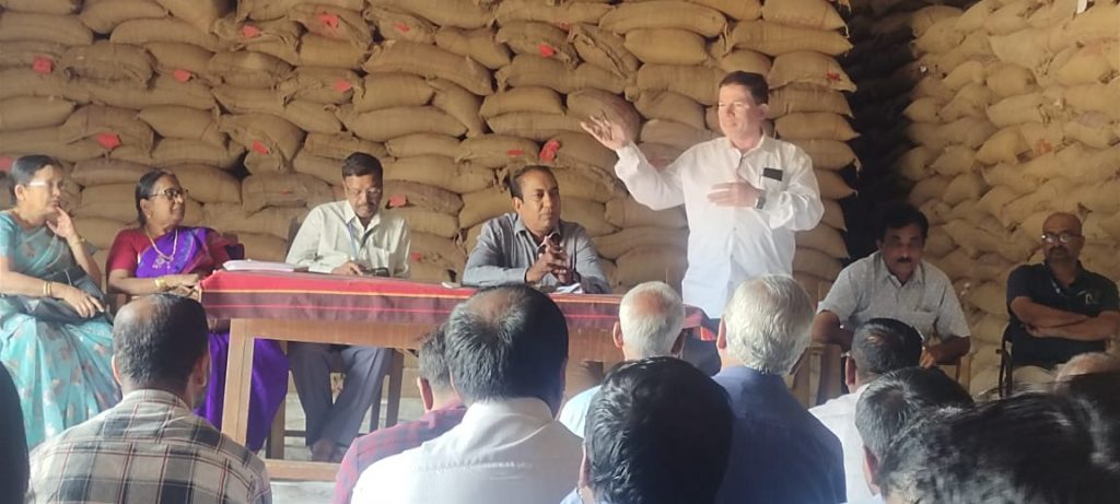 Ration shopkeepers will leave for Bangalore on 29th