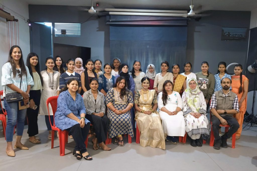 Workshop of 'Female Makeup Artist' by Subhash Photo