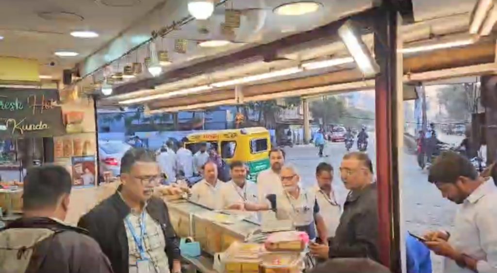 60 percent Kannadasakti on the boards of the shops continues