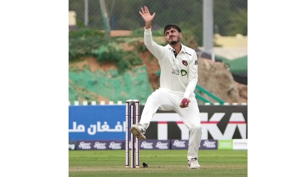 Ireland lead by 108 runs in the first innings