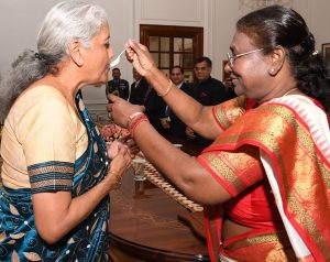 Union Finance Minister Nirmala Sitharaman meets President Draupadi Murmu at Rashtrapati Bhavan