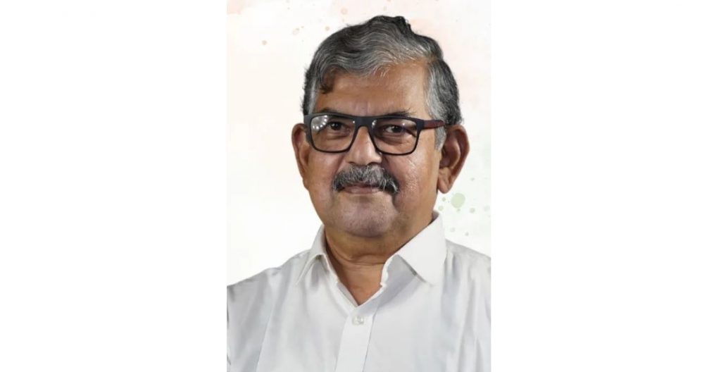 वकिलांनी परवडण्यायोग्य शुल्क आकारावे Lawyers should charge affordable fees