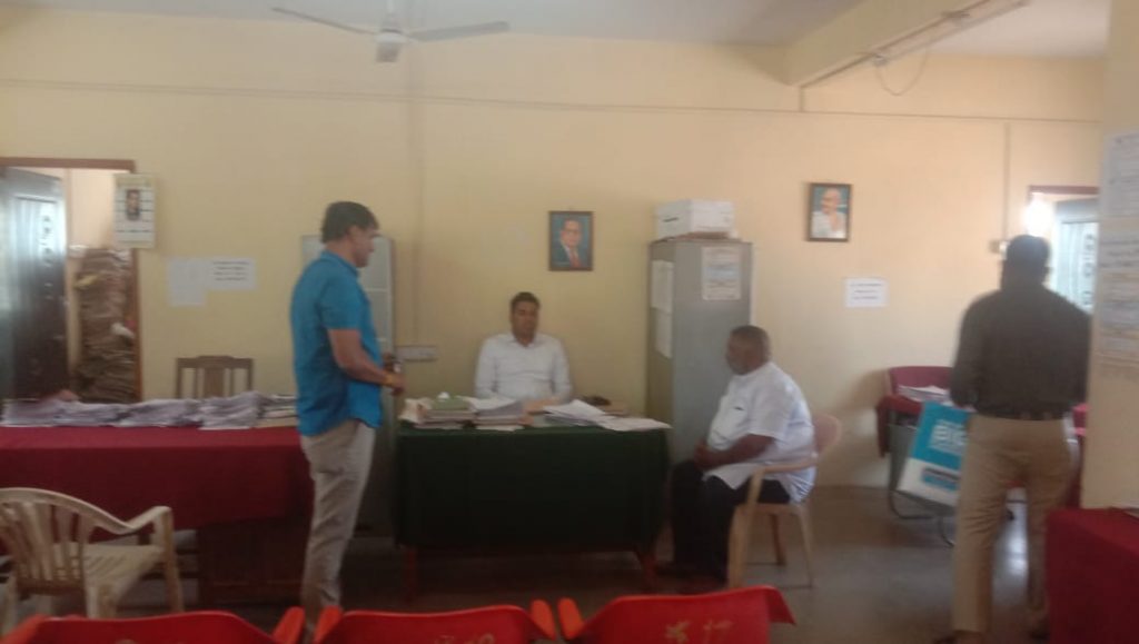 Unexpected visit of municipal commissioner to the divisional office
