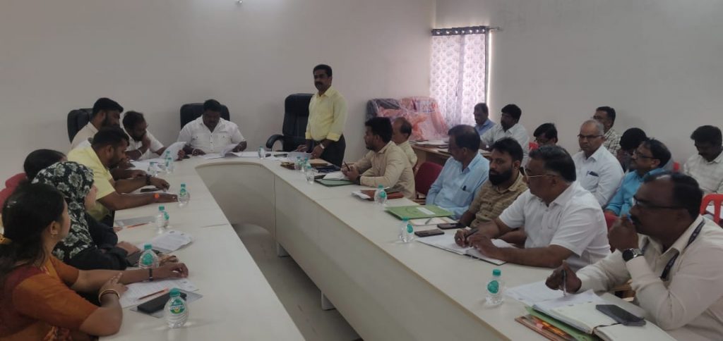 Recruit employees in all departments