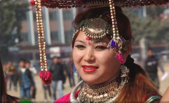 The husband is given to eat with his feet