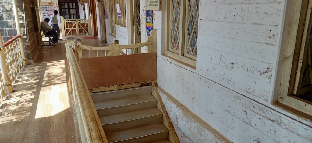 The district collector slapped the defaulting employees