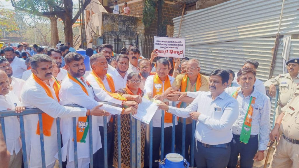 Give incentive money to milk producers immediately