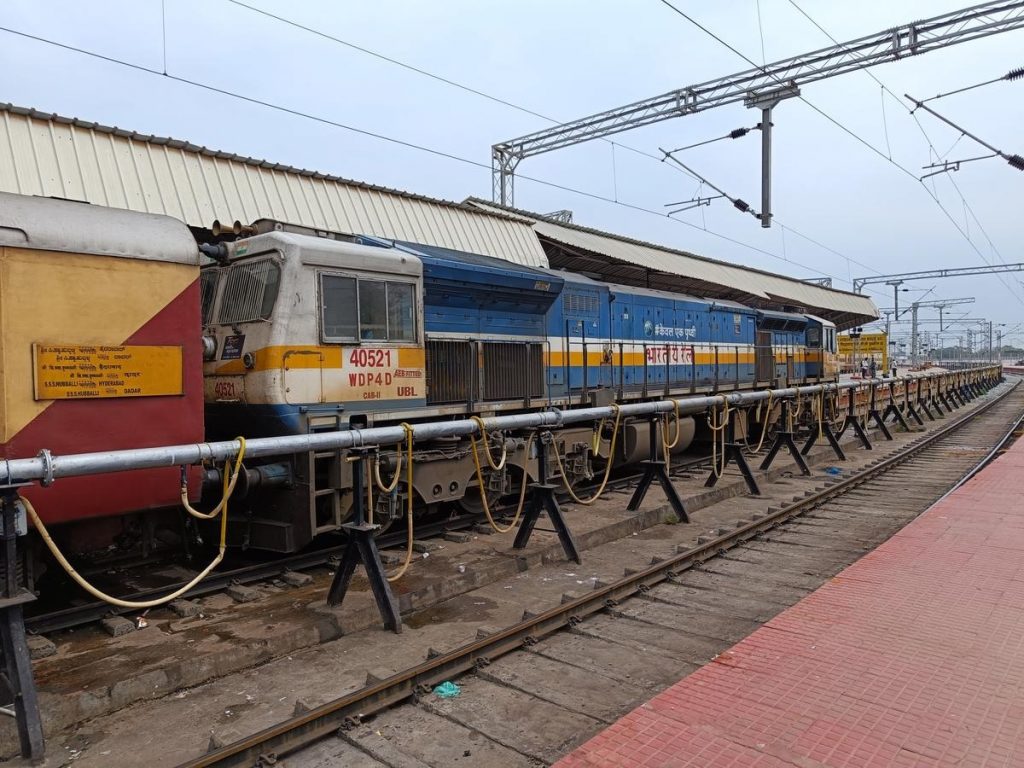 हुबळी-दादर एक्स्प्रेसच्या वेळापत्रकात बदल Change in schedule of Hubli-Dadar Express