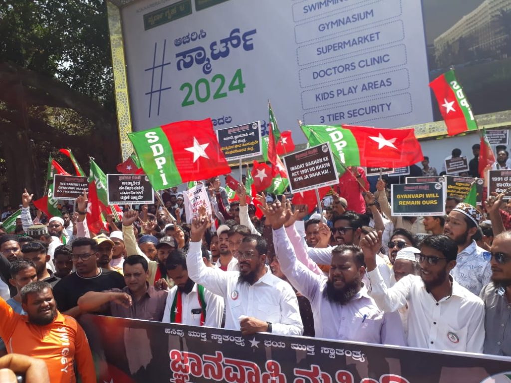 स्वार्थी कारणासाठी मंदिर-मशीद वाद Temple-Masjid controversy for selfish reasons