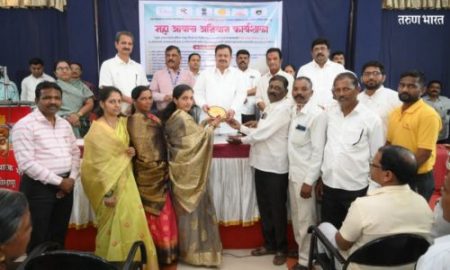 महाआवास योजनेत आमशी ग्रामपंचायत करवीरमध्ये अव्वल स्थानी! पी. एन. पाटील यांच्या हस्ते पुरस्काराचे वितरण