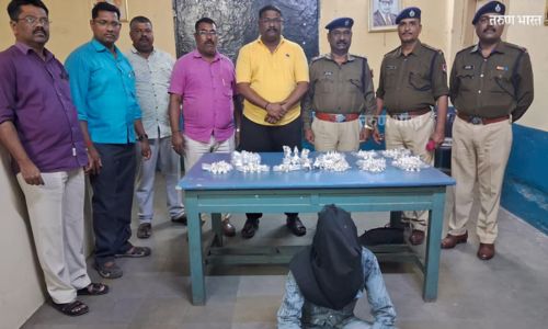 सोलापूर स्थानकावर १४ लाख रुपये किंमतीची २० किलो चांदी पकडली Solapur Crime