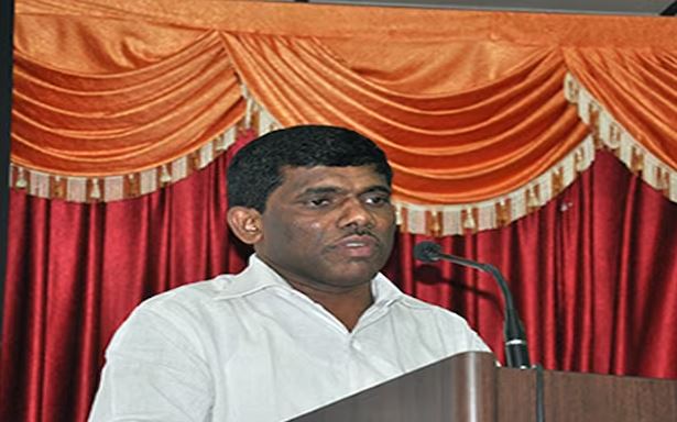 तवडकर, वेळीप यांच्यातील वाद मिटला The dispute between Tavadkar and Warip was resolved