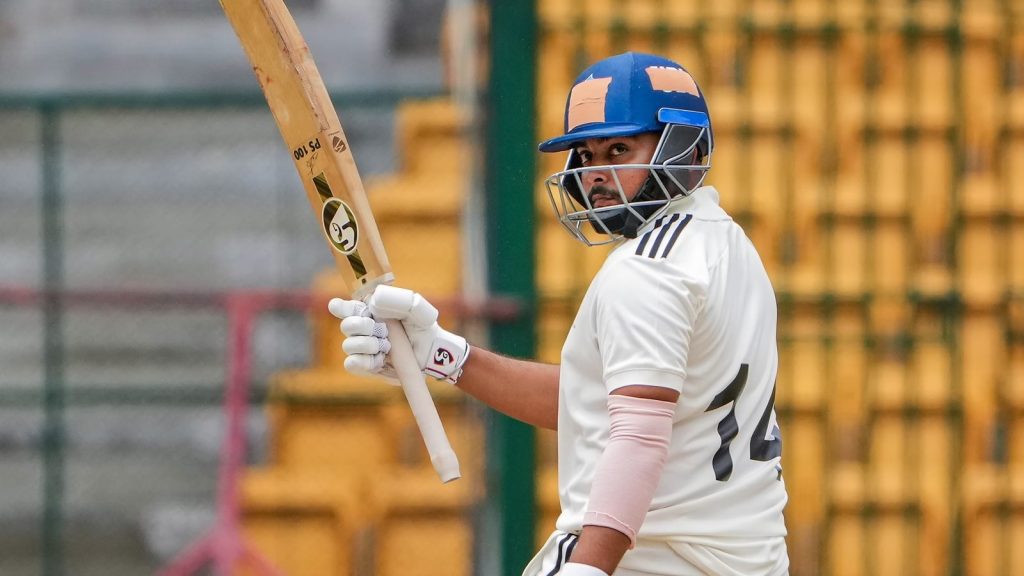 पृथ्वी शॉचे दीडशतक, मुंबई 4/310 Half century by Prithvi Shaw, Mumbai 4/310