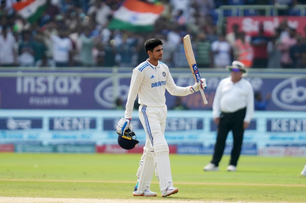 इंग्लंडसमोर विजयासाठी 399 धावांचे टार्गेट A target of 399 runs to win against England