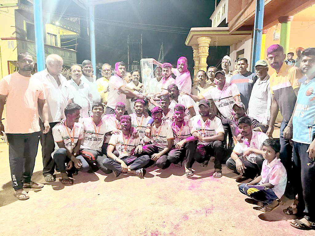 पैलवान स्पोटर्सकडे सरकार चषक Sarkar Cup to Pailwan Sportsters