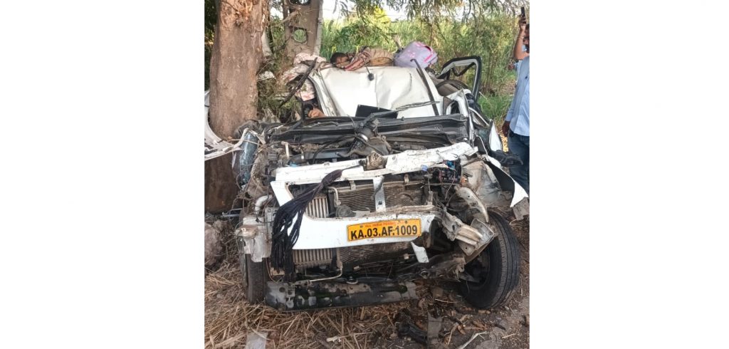 6 killed in car-bicycle accident