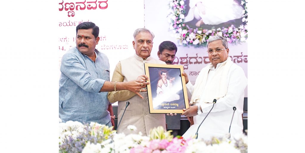 Put Basaveshwar's photo in government offices on February 17: Siddaramaiah