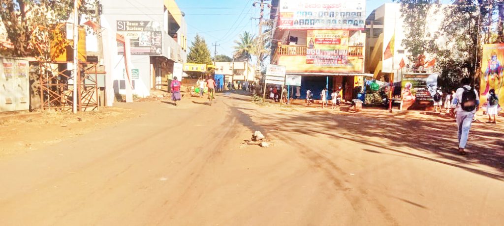 Accident due to broken high mast power pole in Circle