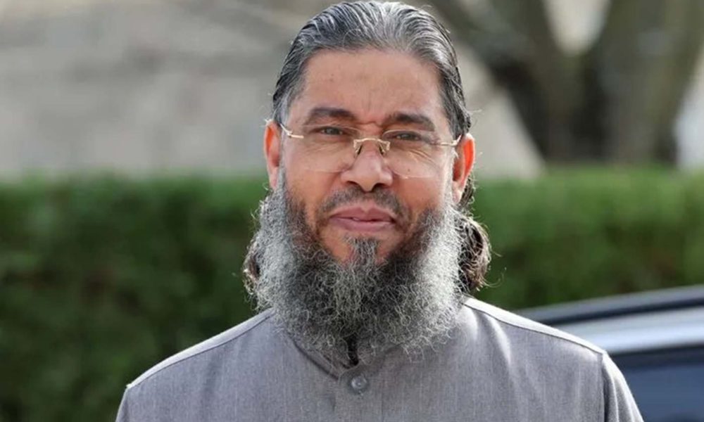 Expulsion of imam who satanized French flag