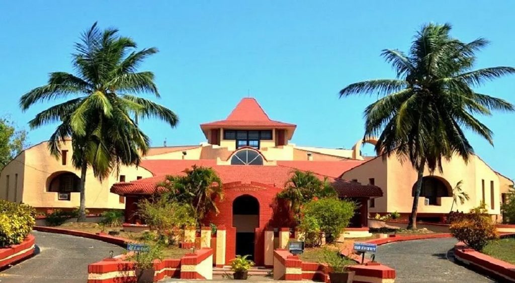 100 crores from the Center to Goa University