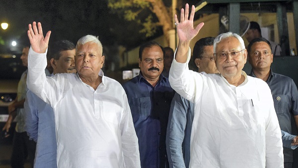 Lalu's 'friend request' to Nitish Kumar again