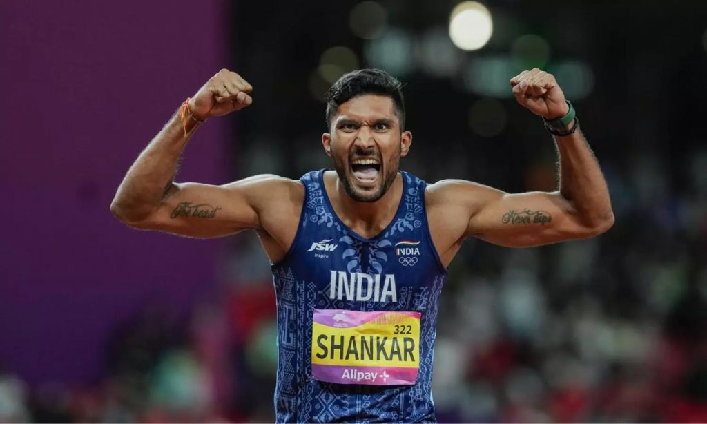 तेजस्वीन शंकरला सुवर्णपदक Gold medal to Tejashwin Shankar