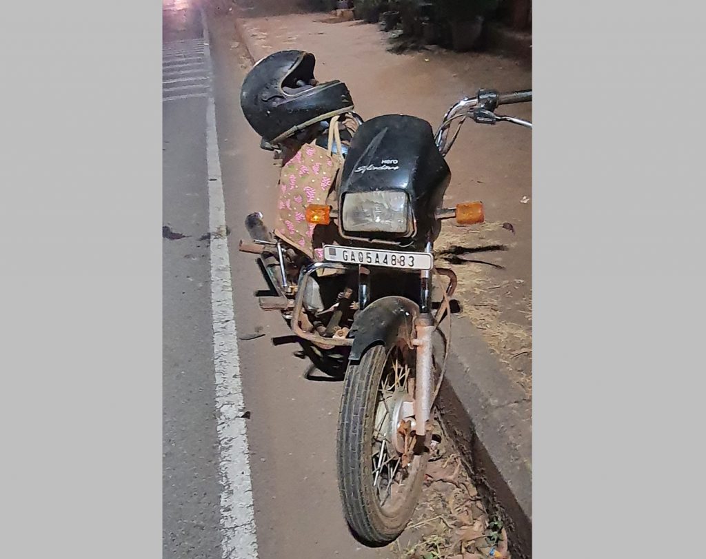 सांखळीत कार, दुचाकी अपघातात एक ठार One killed in chained car, two-wheeler accident