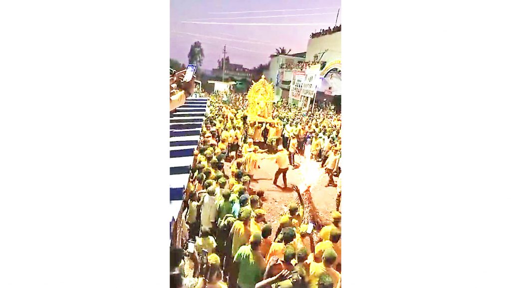 The yatra festival of Shree Mahalakshmi Devi at Kednoor is enthusiastically told