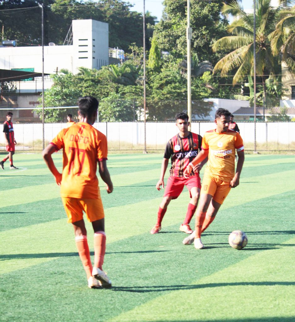 United Gowans, Nipani, Brothers, XI Star in semi-final