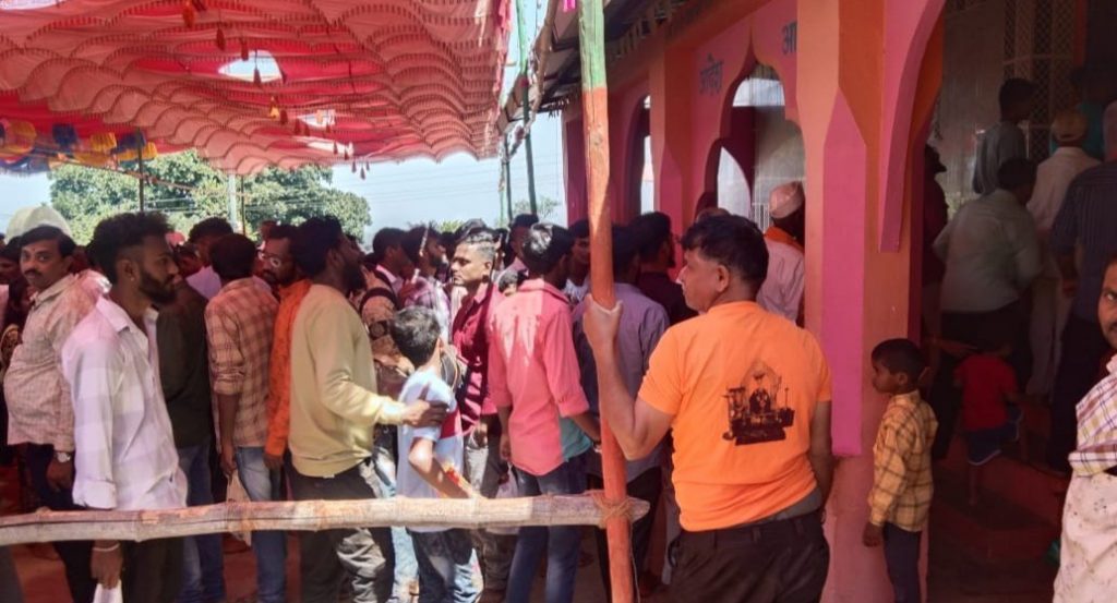 Crowd in Shiva temple on the occasion of Mahashivratri in Khanapur