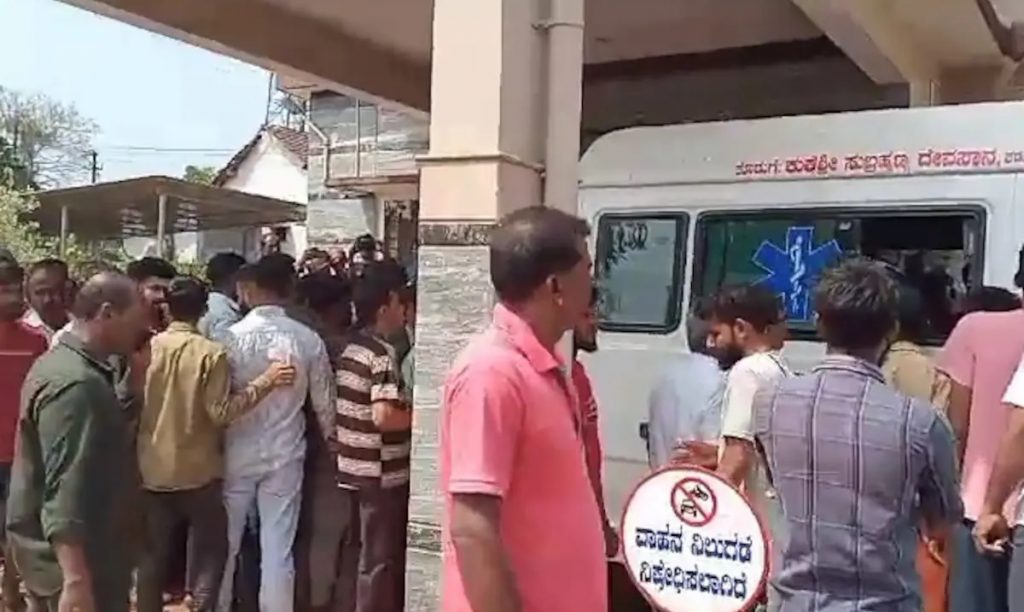 मंगळुरूजवळ ॲसिड हल्ल्यात तीन विद्यार्थिनी जख्मी Three female students injured in acid attack near Mangalore