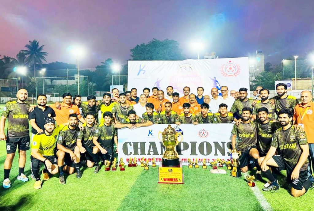 ब्रदर्स संघाकडे लोकमान्य फुटबॉल चषक Lokmanya Football Cup to Brothers team