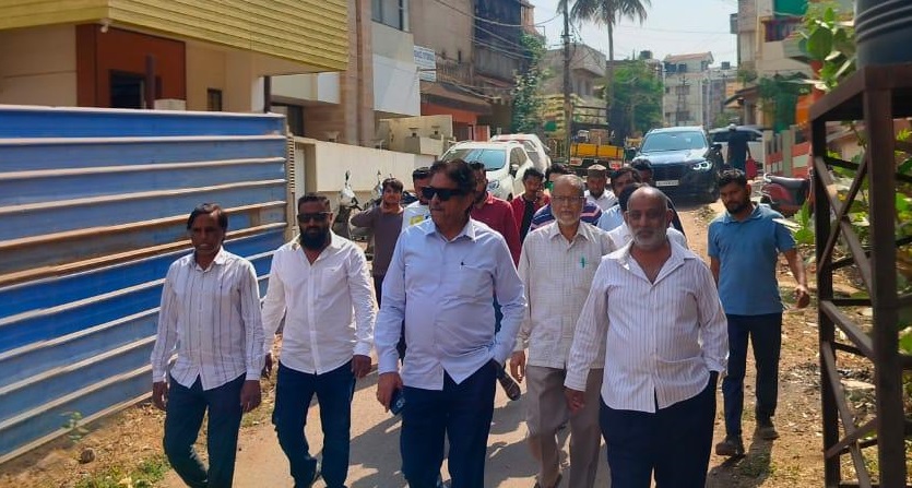 MLA Raju Seth visits Subhashnagar area