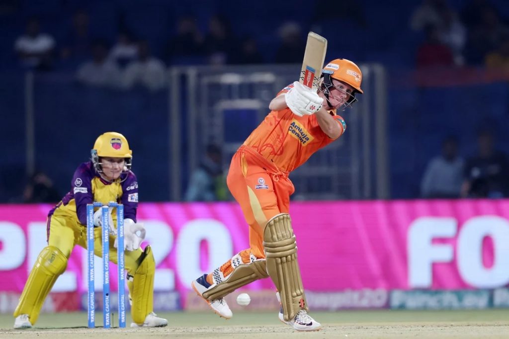 गुजरात जायंट्सचा युपी वॉरियर्सवर विजय Gujarat Giants win over UP Warriors