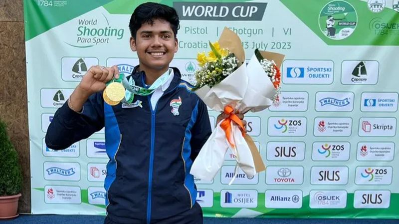 Silver medal for shooter Khandelwal