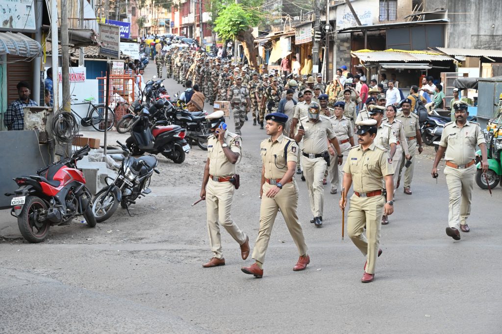 Police patrolling the city along with CISF personnel