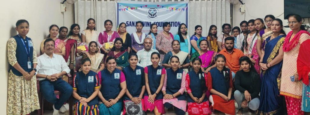 होम नर्सिस वयोवृद्धांच्या आयुष्यातील देवदूतच : डॉ. रविंद्र अनगोळ Home nurses are angels in the lives of the elderly: Dr. Ravindra Angol
