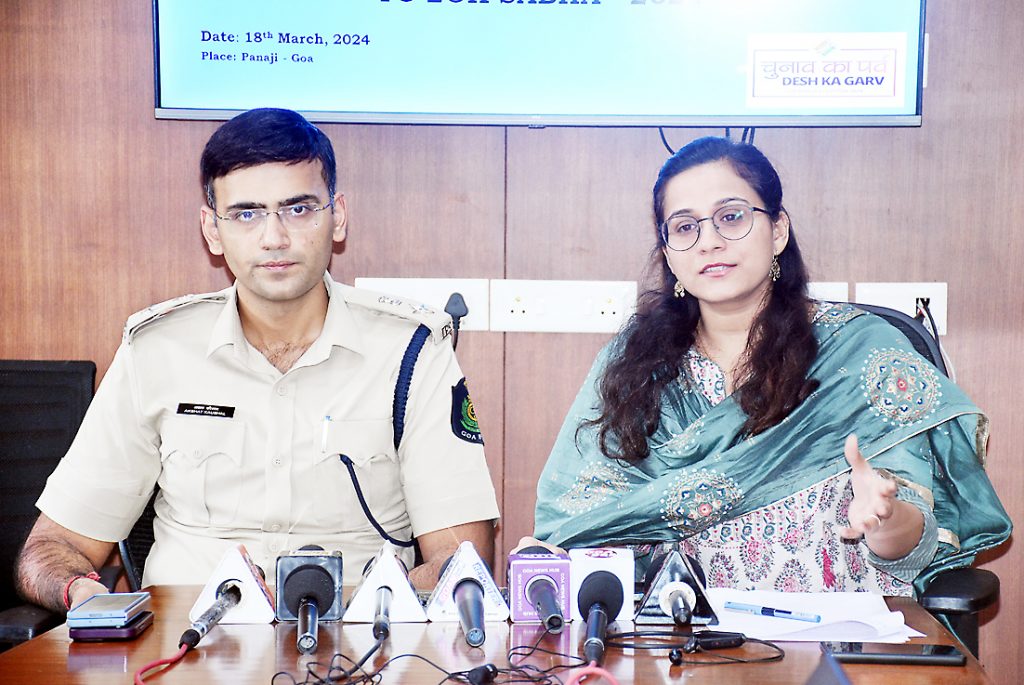 ‘स्मार्ट सिटी’ची कामे त्वरित पूर्ण करा Complete the 'Smart City' works immediately