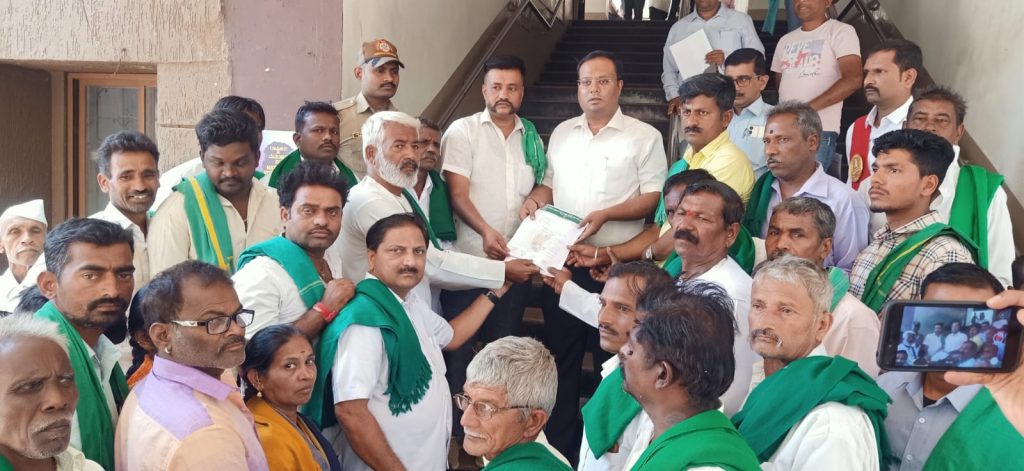 Loot from duct diggers