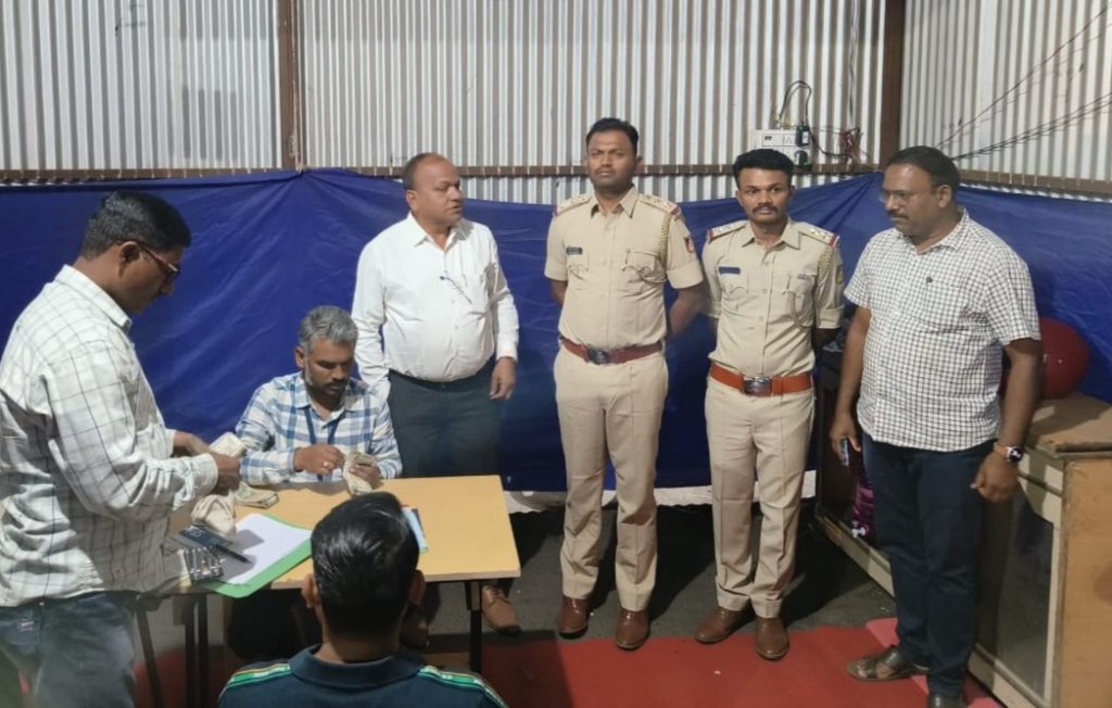 3.96 lakh seized at Kognoli port