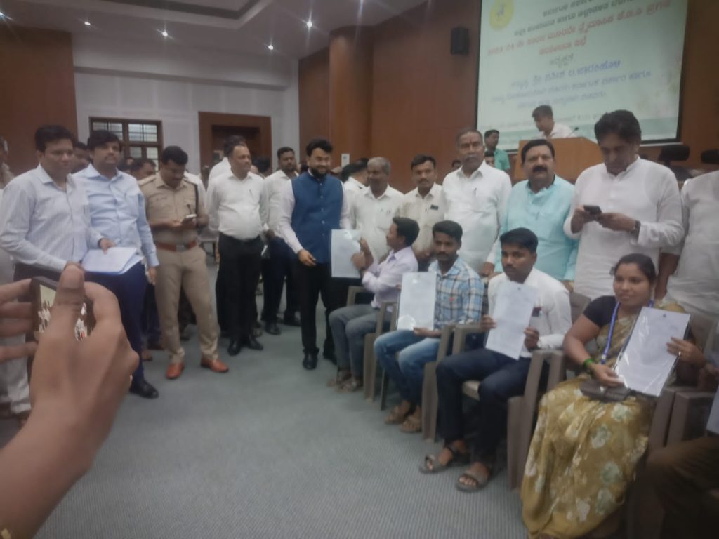 ग्राम पंचायतमध्ये अनुकंपा तत्त्वावर नियुक्त्या Appointments on Compassionate Basis in Gram Panchayat