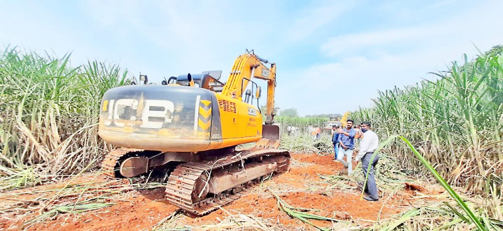 राजपत्रानुसार रस्त्याचे काम थांबवा Lotangan protest today against Halga-Machhe Bypass
